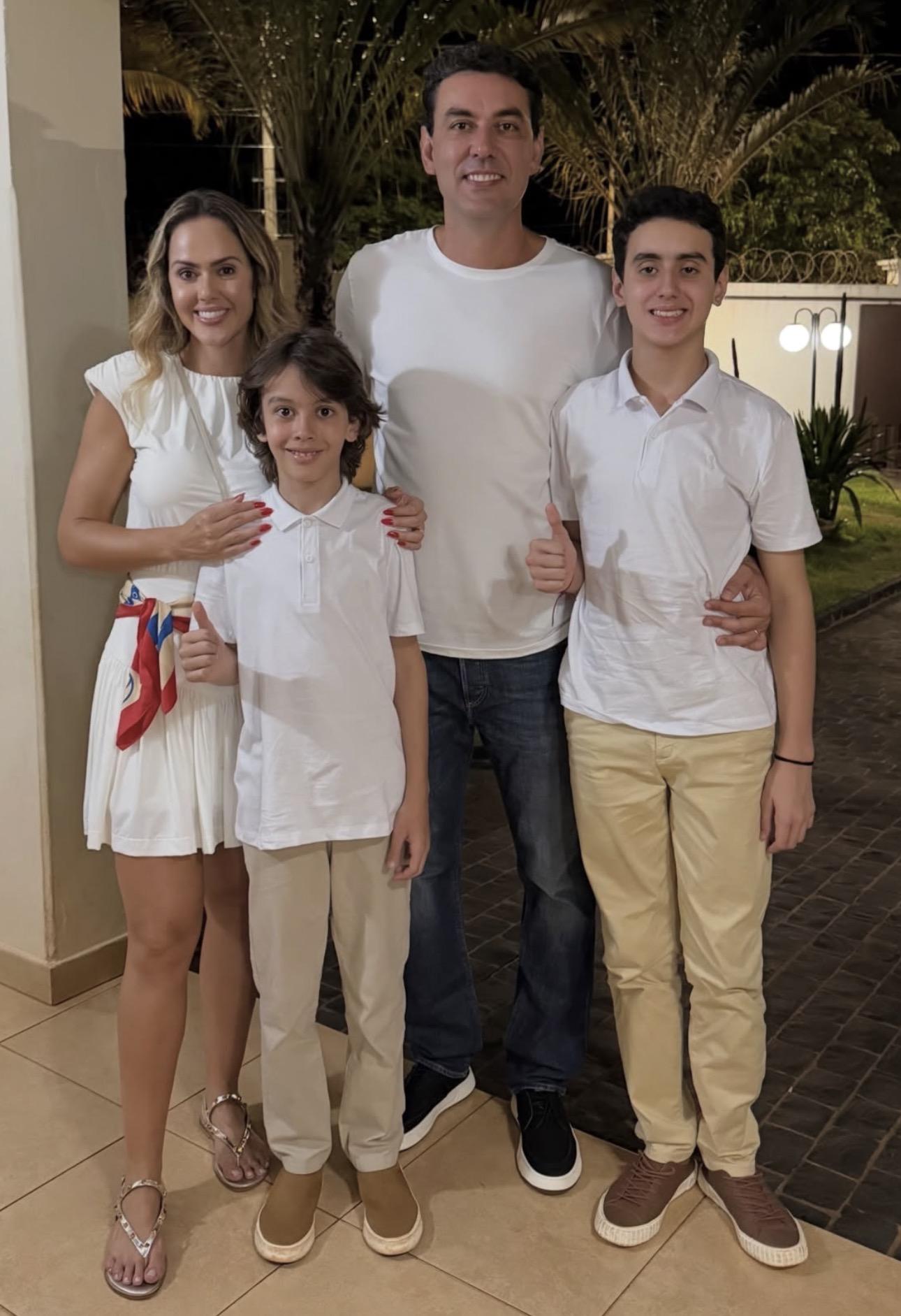 Secretário de Governo descobre traição da esposa, atira contra filhos e se mata depois