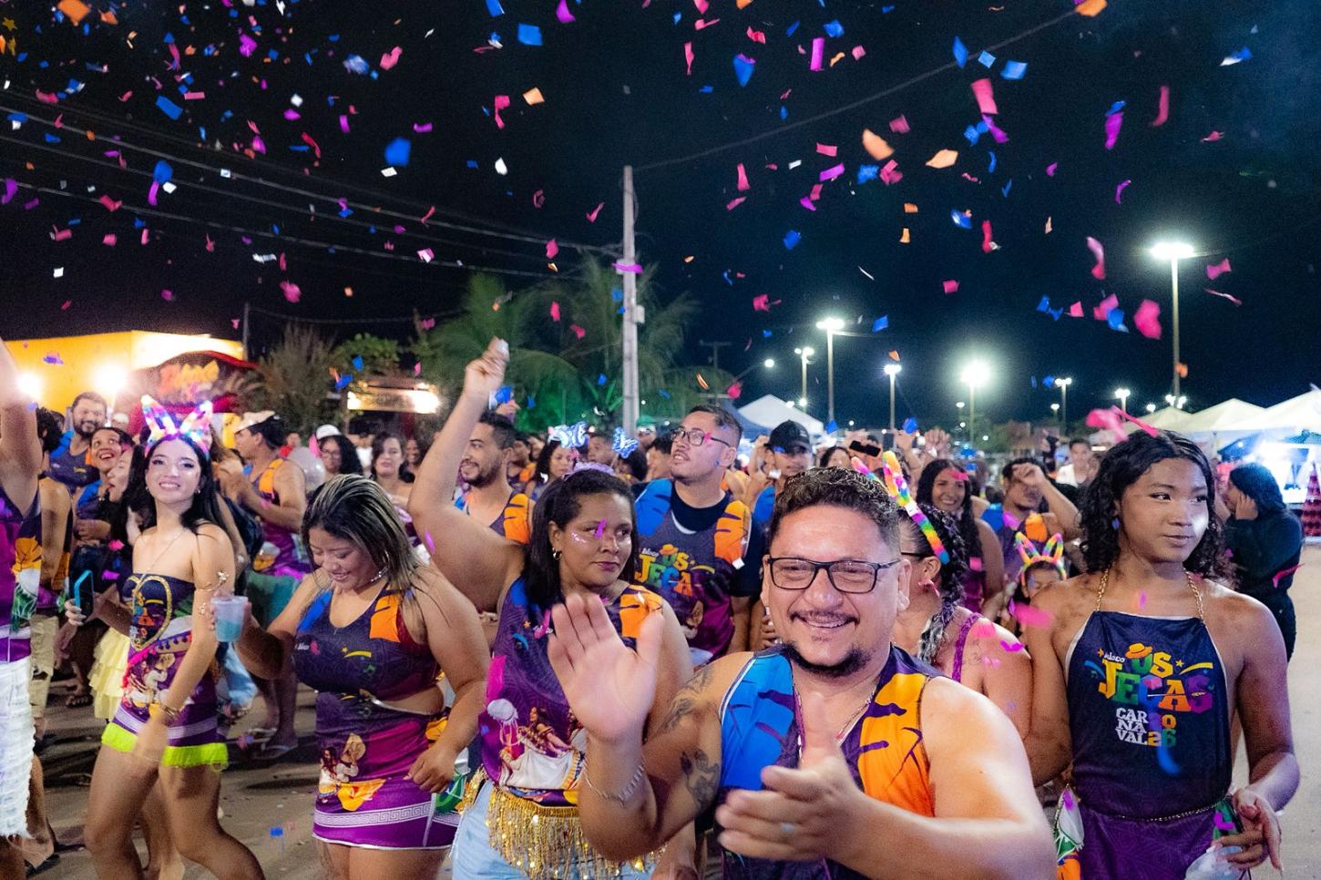 Shows e blocos de carnaval animam segunda noite do Carnapebas