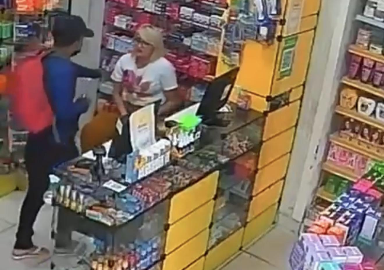 VÍDEO: Atendente é baleada na cabeça durante assalto em farmácia de Belém