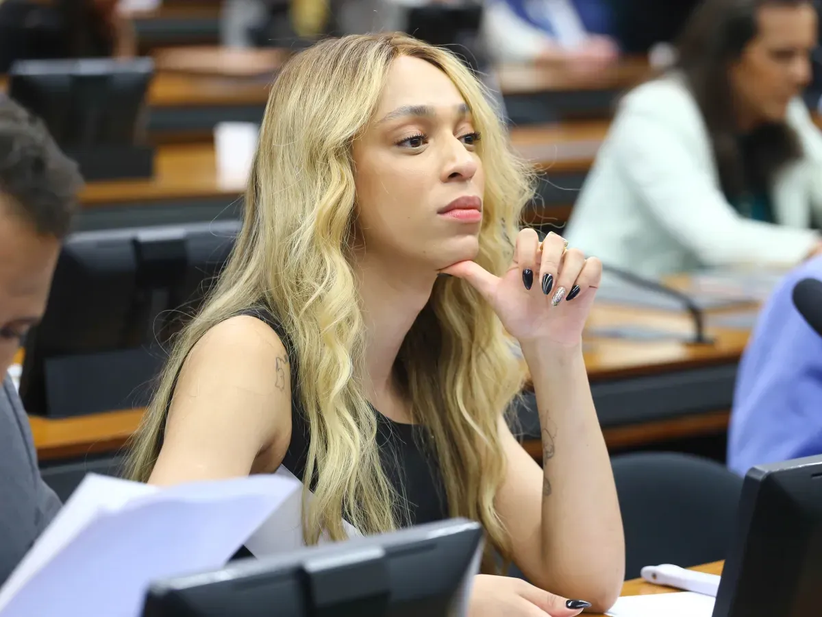74% reprovam Erika Hilton na Comissão da Mulher, diz pesquisa