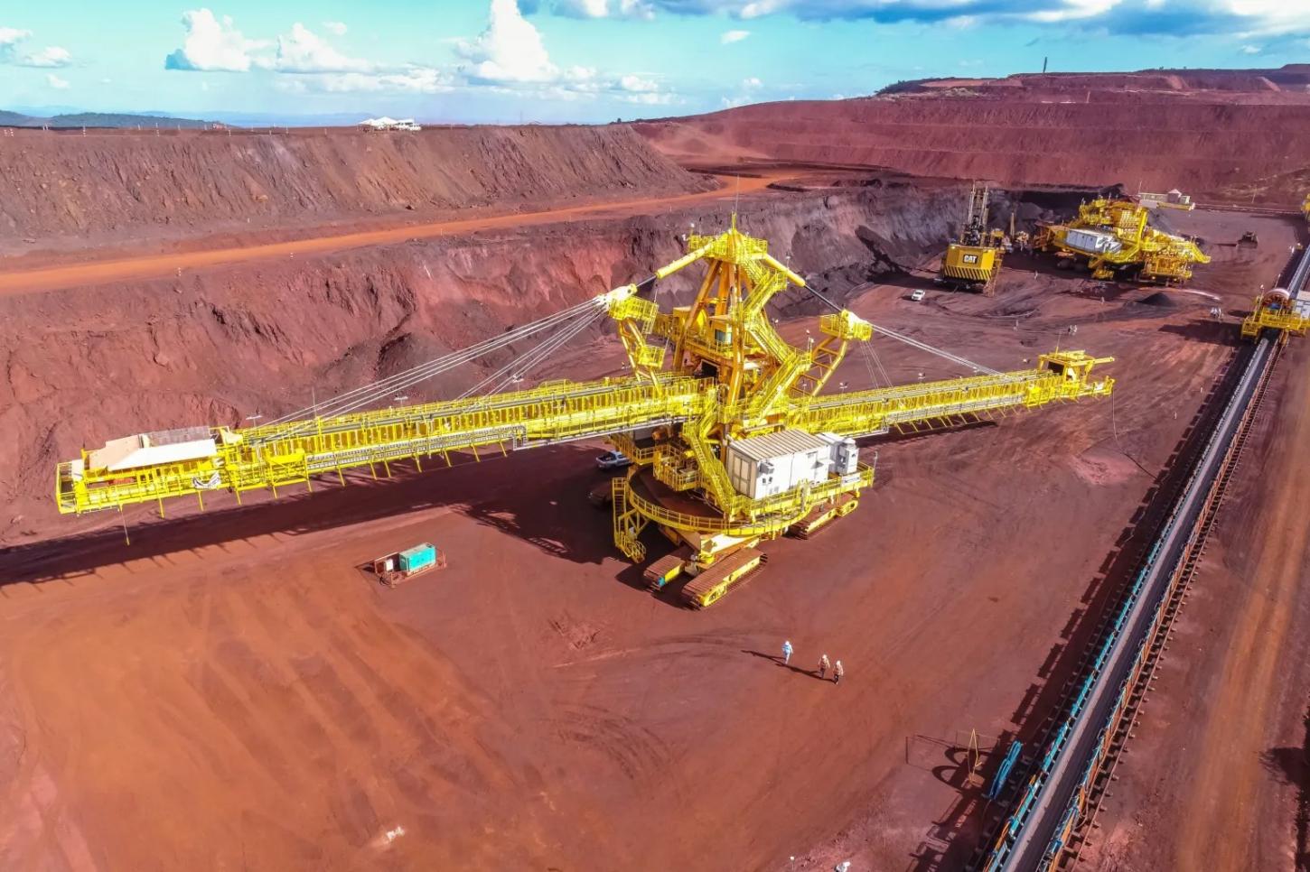 80 profissionais denunciam falta de pagamento da Progen, que perdeu contrato com a Vale em Canaã