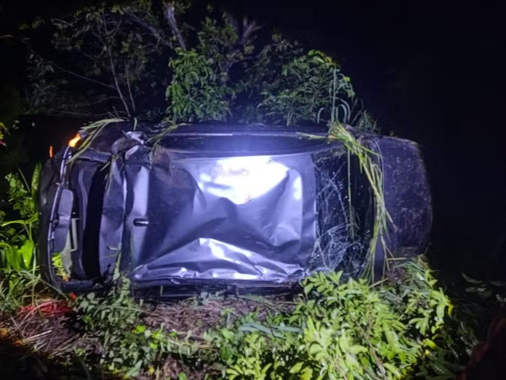 Acidente grave entre moto e carro deixa dois mortos na BR-153, em Araguaína