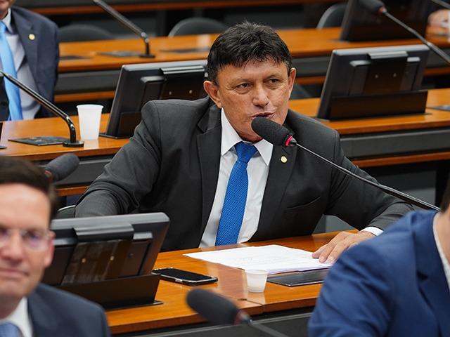 Acusado de ameaçar deputadas, Éder Mauro (PL) integra Comissão da Mulher na Câmara