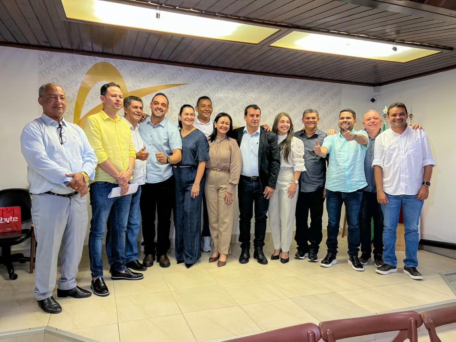 Apoio de prefeitos vale mais que ouro na corrida eleitoral de 2026