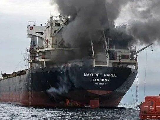 Após alta no petróleo, países da Europa decidem ajudar Trump a reabrir Estreito de Ormuz