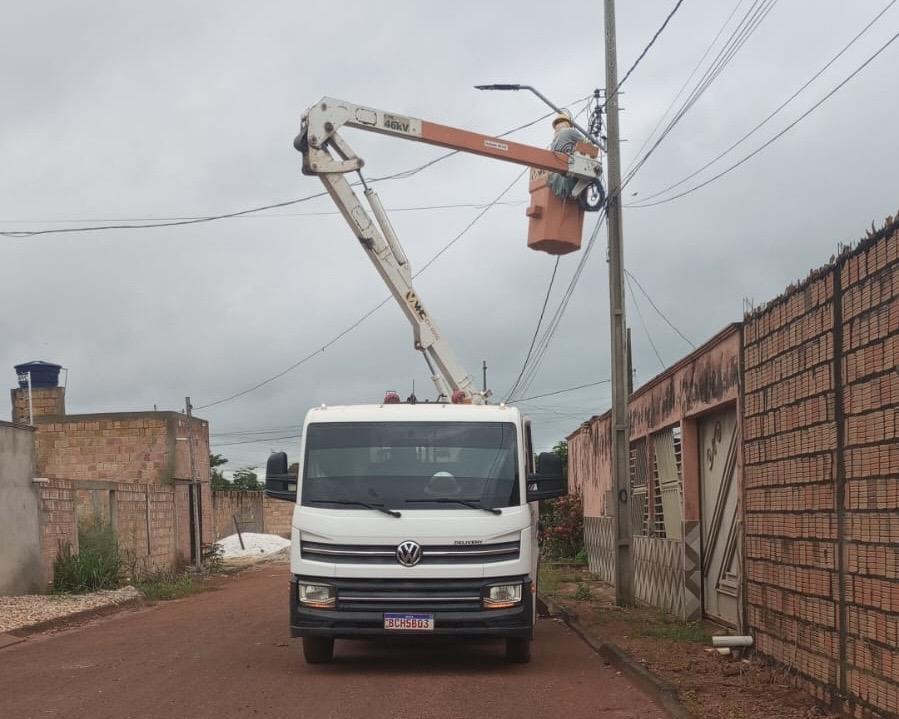 Breu Branco: Bairro União recebe troca de lâmpadas da iluminação pública
