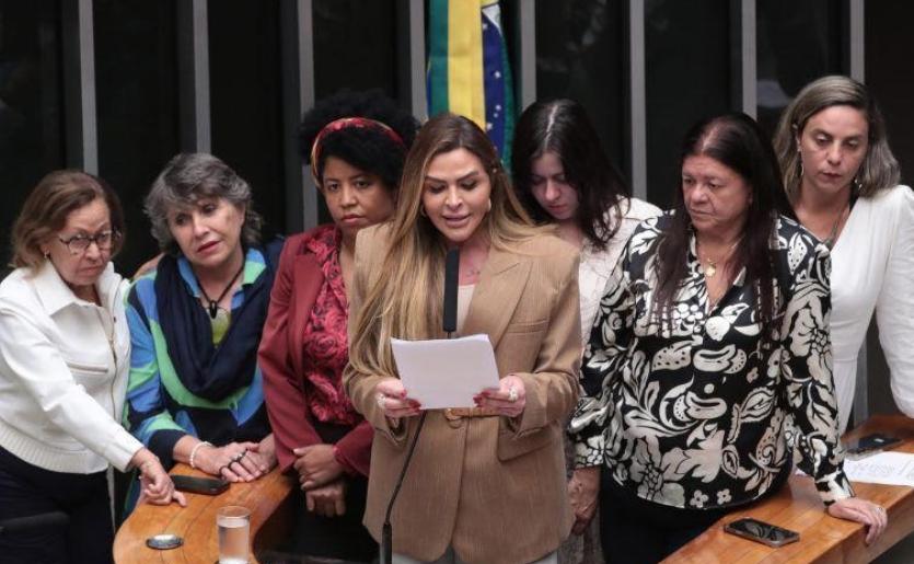 Câmara aprova pena de até 40 anos por crime contra filhos para atingir mãe