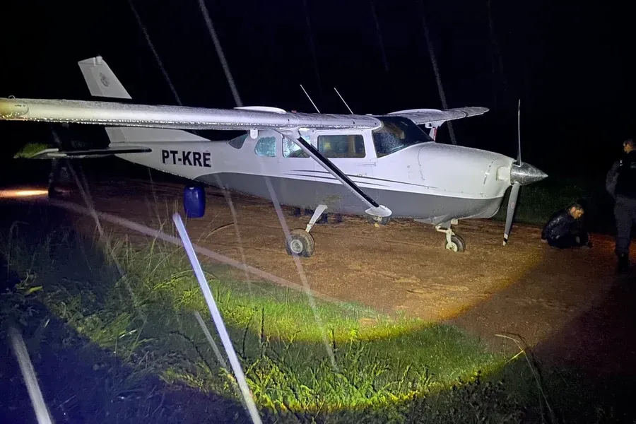 Chuva derruba `avião do pó´ e PM apreende R$ 26 milhões em cocaína