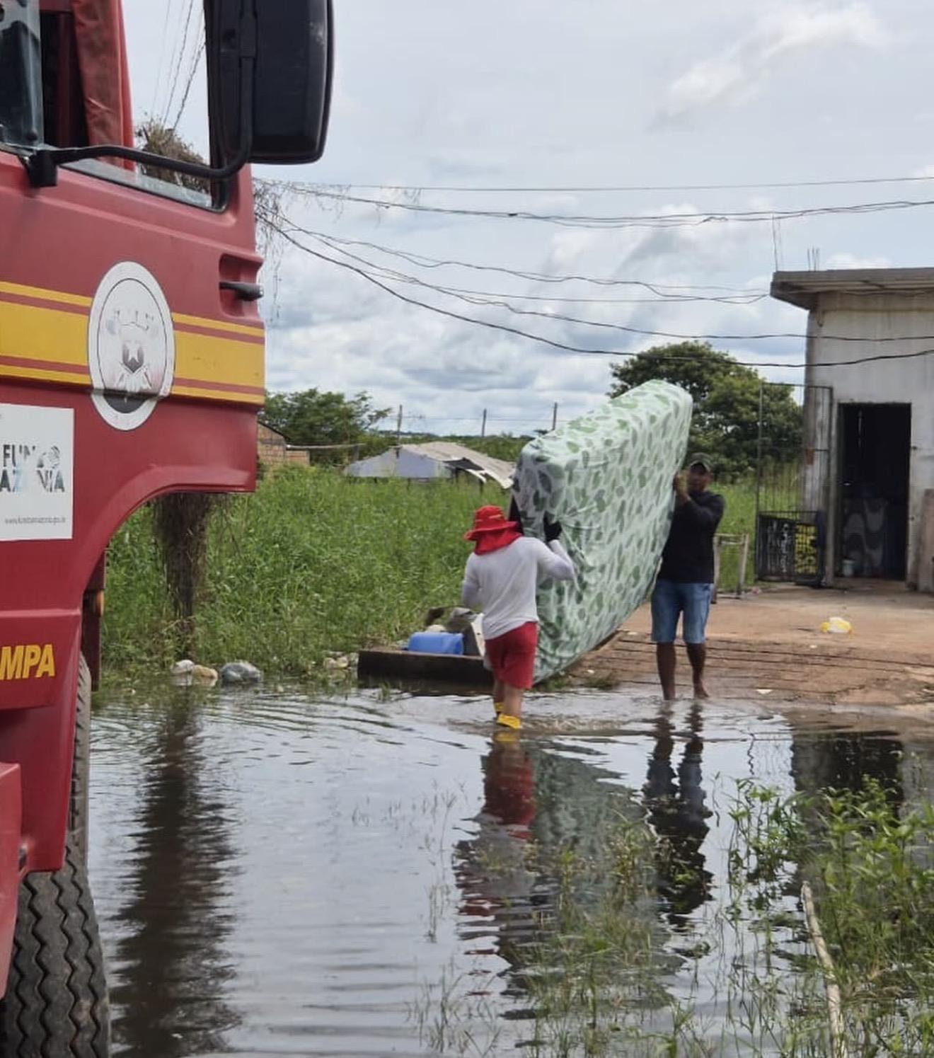 Defesa Civil inicia mudança de famílias atingidas pela cheia dos rios em Marabá