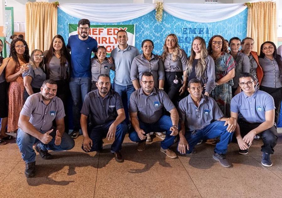 Distribuição de uniformes escolares já passa de 2 mil em uma semana em Pacajá, aponta André Rezende