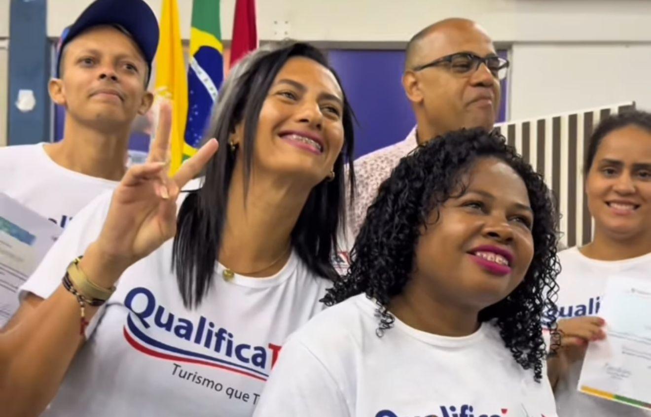Dr. Rener celebra capacitação de mais de 100 pessoas com o QualificaTur em Redenção
