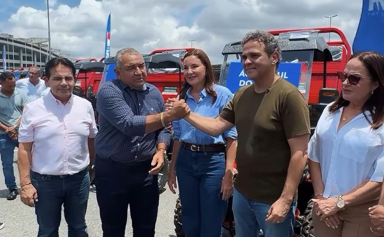 Em Belém, Vandin e Eráclito recebem quadriciclo basculante para Água Azul do Norte