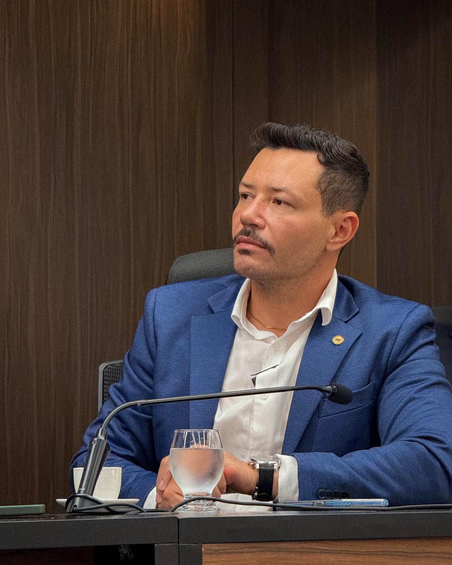 Em Brasília, Aveilton propõe solução conciliatória para impasse de TI em Uruará