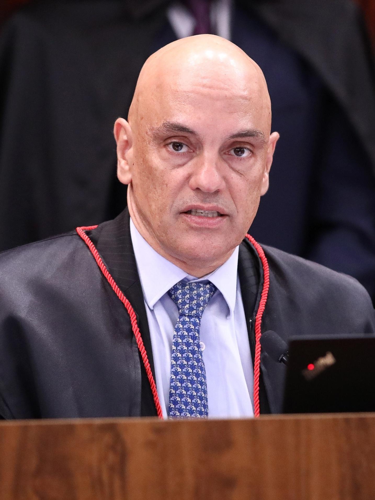 Erros ortográficos em decisão de Moraes sobre Bolsonaro chamam atenção