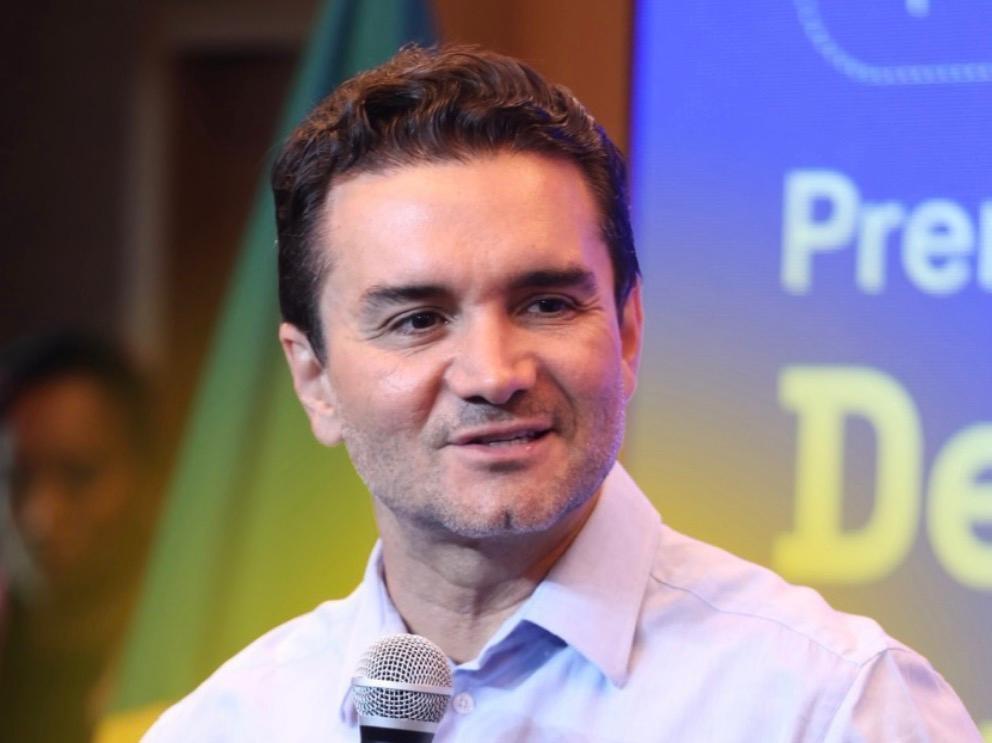 'Estou na política para isso': Celso Sabino reforça compromisso com educação e infraestrutura