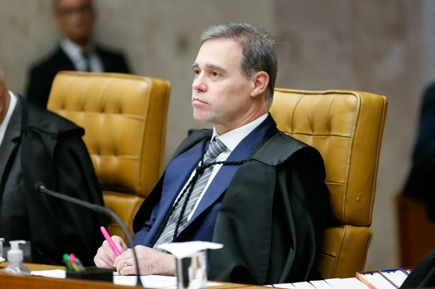 Voo com André Mendonça é cancelado após suspeita de dano em aeronave