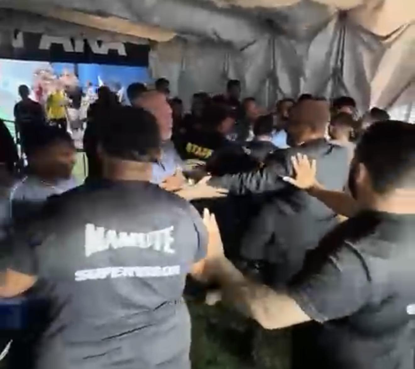 Re-Pa: Jogadores trocam provocações e causam tumulto no Estádio Mangueirão, em Belém