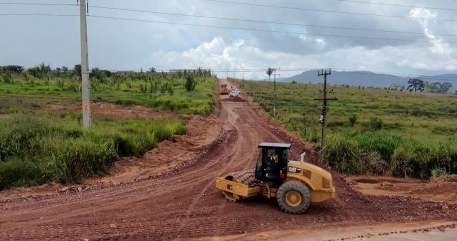 Semob inicia semana com recuperação de vicinal no Vale das Águas em Parauapebas
