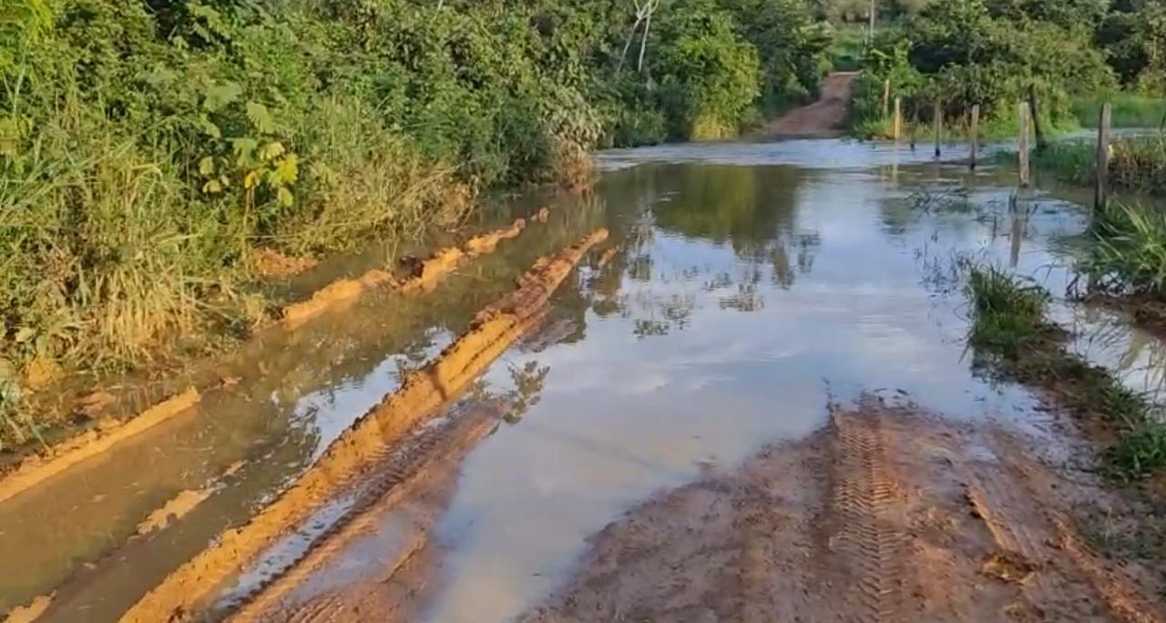 Semob mobiliza equipes para recuperar estradas vicinais afetadas pelas chuvas em Parauapebas