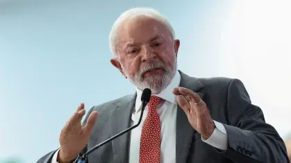 “Tem que levantar a bunda da cadeira e caminhar”, diz Lula ao criticar uso de Ozempic para emagrecimento
