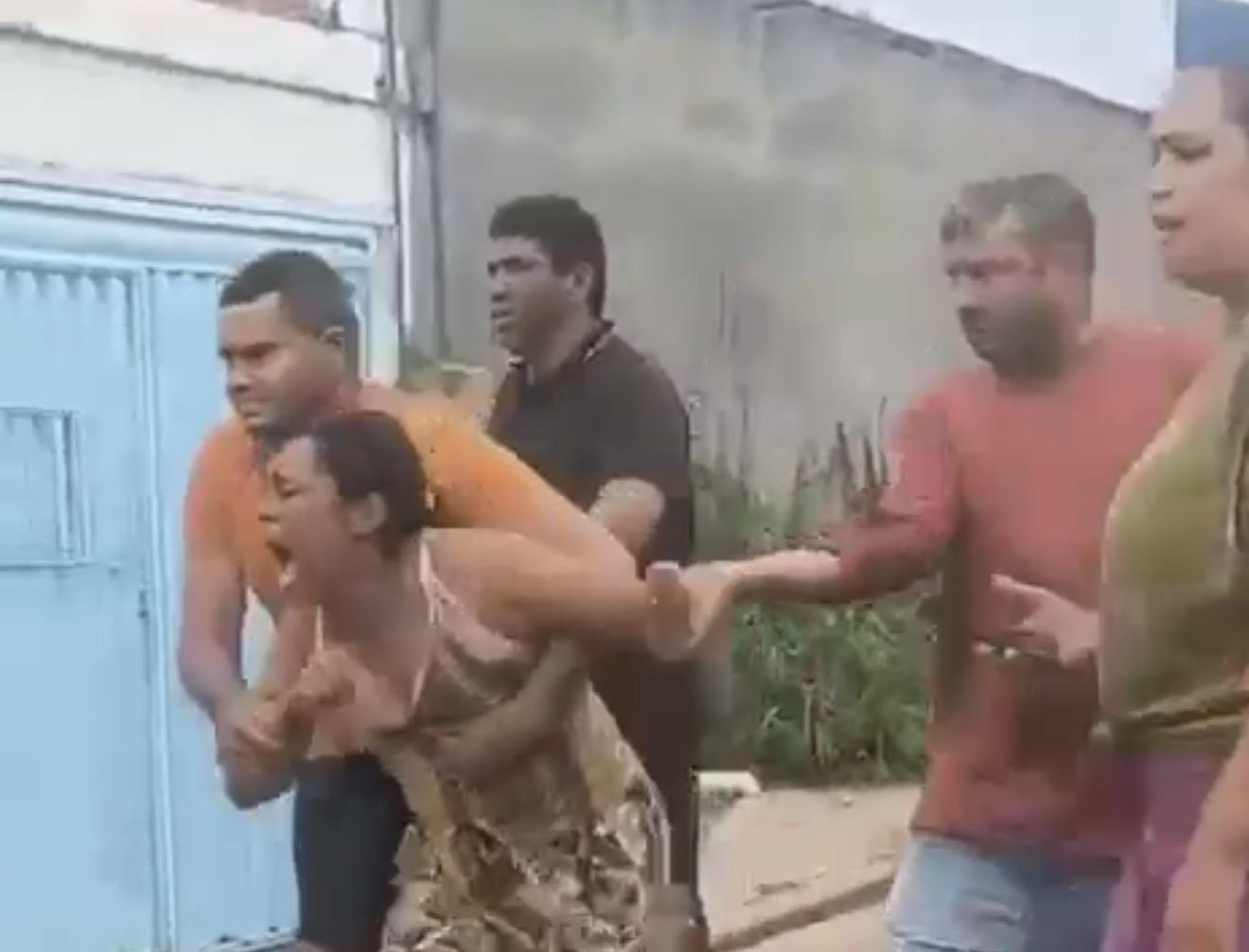 VÍDEO: Mãe de suspeito de matar professor em Marabá entra em desespero