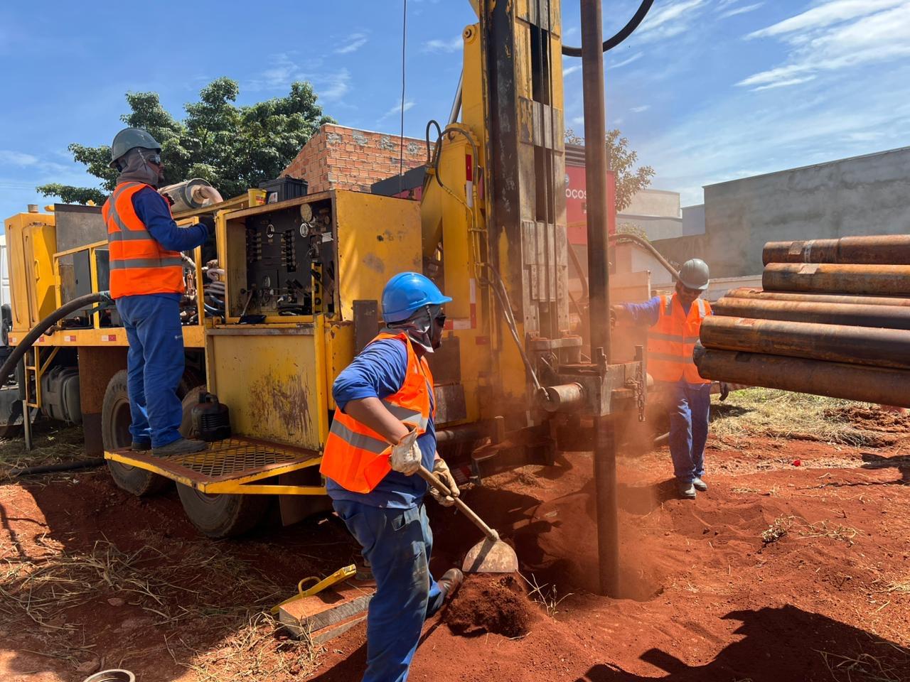 Canaã recebe perfuração de poços para aumentar abastecimento de água