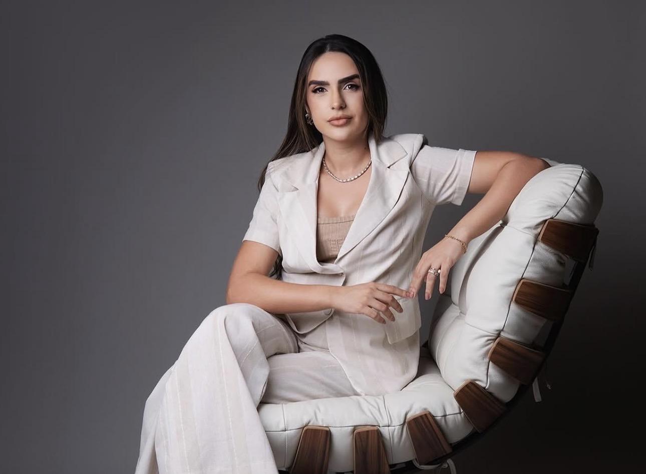 Carol Resque anuncia pré-candidatura a deputada federal