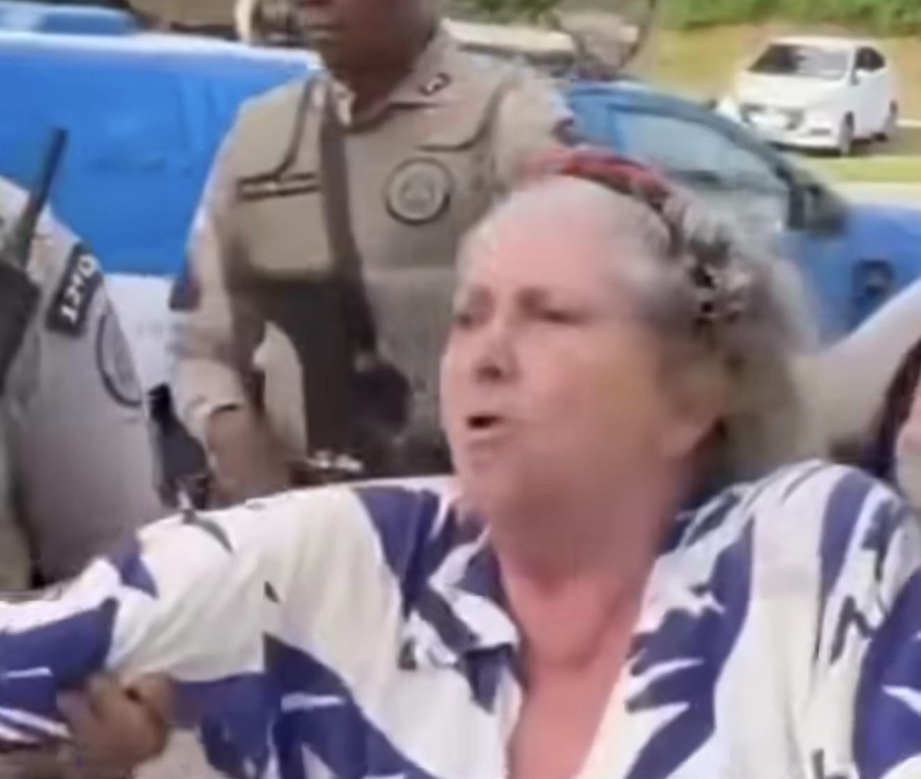 Idosa é presa por racismo em Salvador: “Sou apenas uma velhinha”