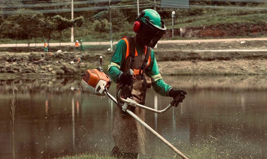 Limpeza urbana e obras em vicinais marcam ações da Prefeitura em Parauapebas