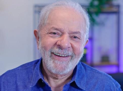 Lula recebe alta após procedimentos simples e retoma agenda normalmente
