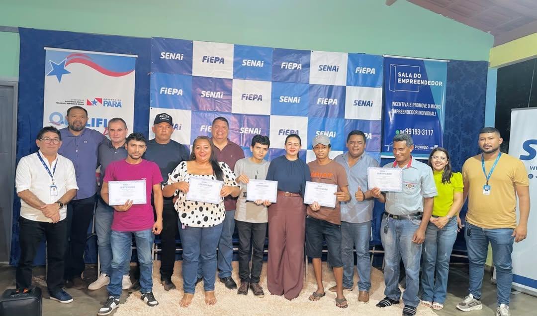 Moradores de Piçarra recebem certificados de qualificação profissional