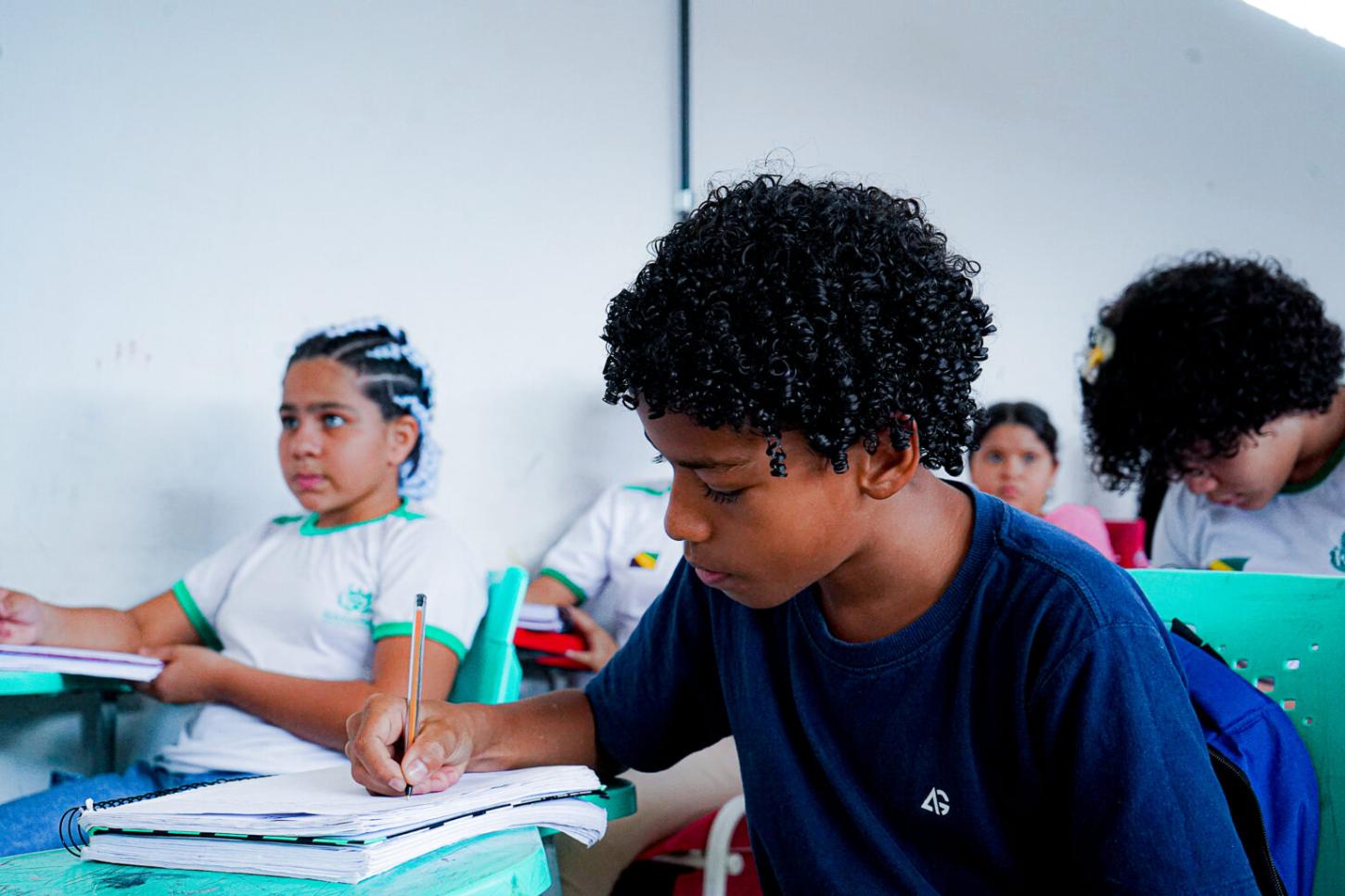 Parauapebas salta de 49% para 59% na alfabetização e avança 10 pontos em um ano