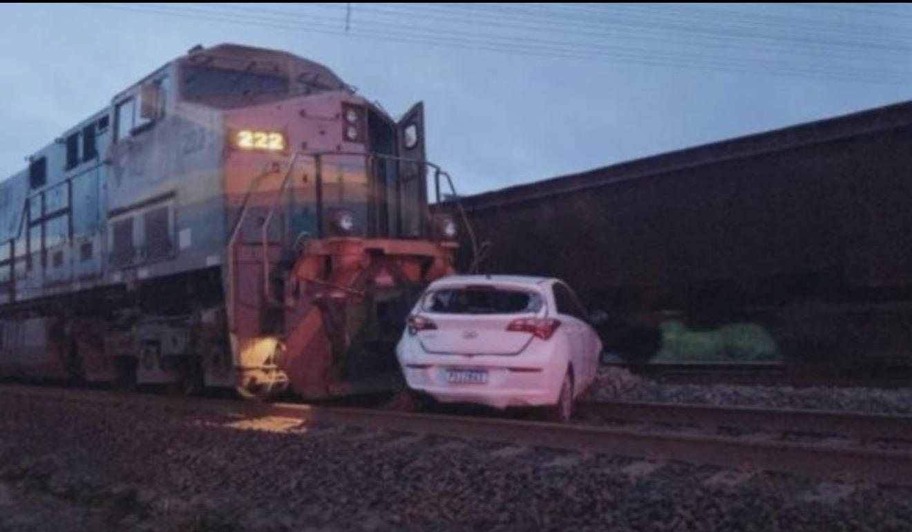 Parauapebas: trem atinge carro na Estrada de Ferro Carajás