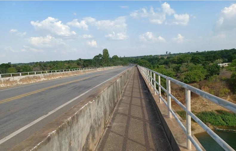 PERIGO: ponte sobre o Rio Araguaia, entre Palestina e Araguatins, está interditada