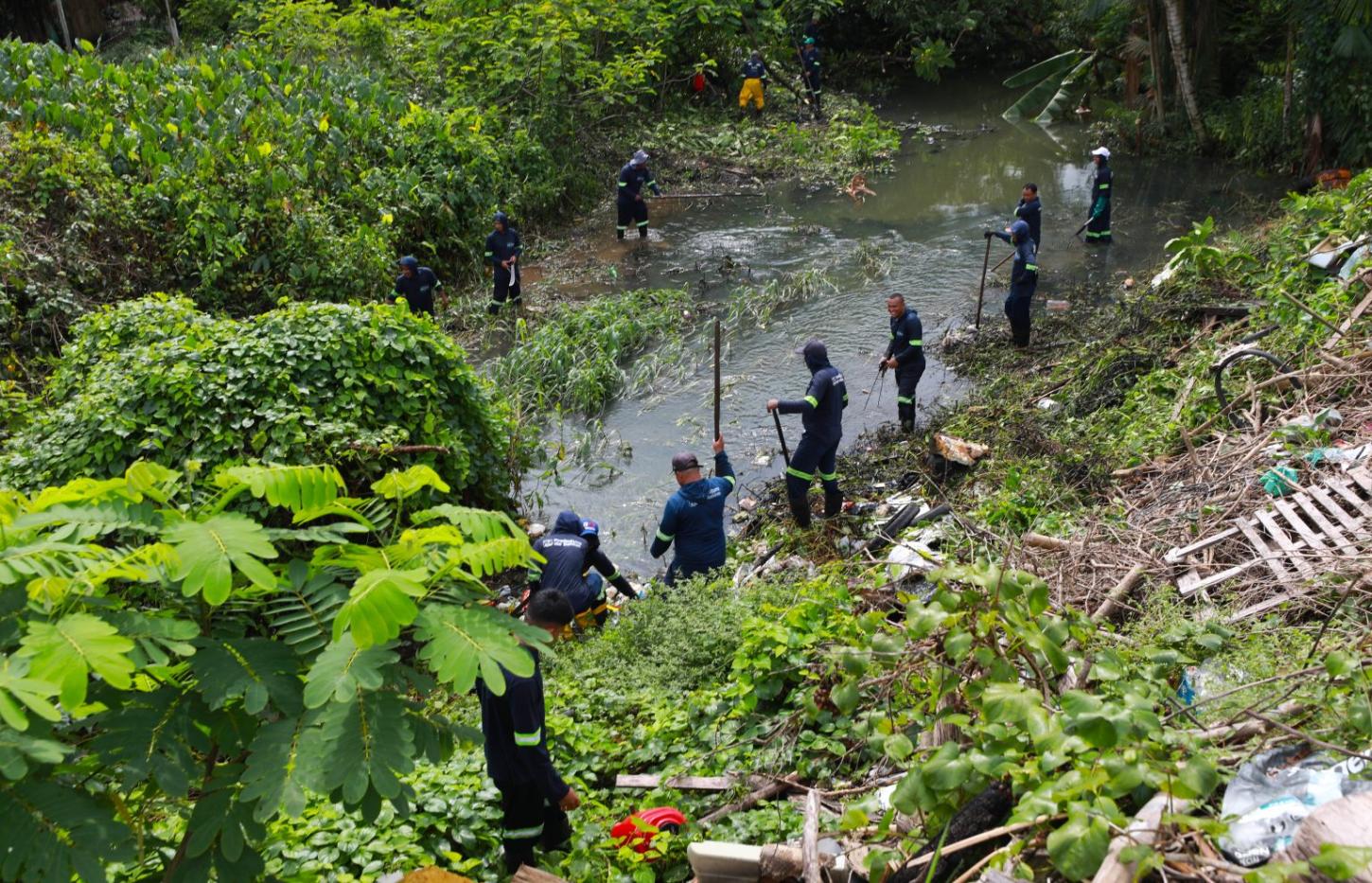 Prefeitura de Belém intensifica retirada de lixo do Mata Fome após alagamentos históricos
