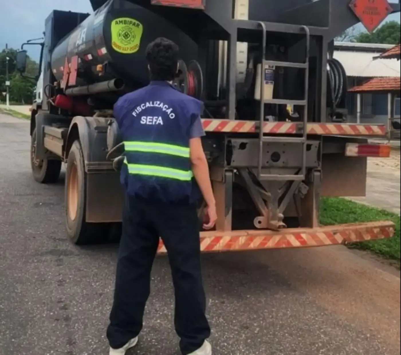 Sefa apreende 10 mil litros de gasolina de aviação em Conceição do Araguaia