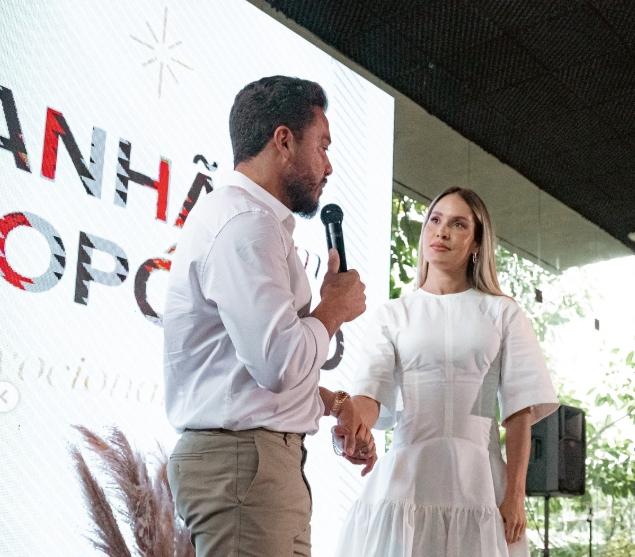 Thyane Dantas lança livro de fé e volta a ter passado exposto nas redes