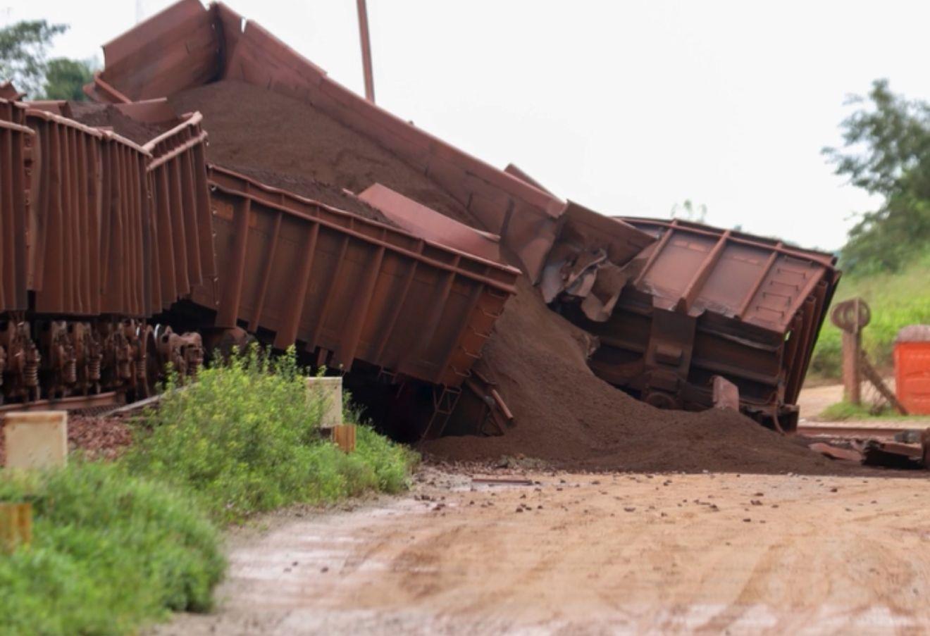 Trem de carga descarrila na Estrada de Ferro Carajás no Maranhão