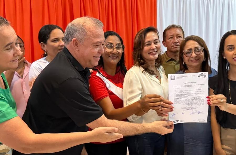 Com apoio de Dilvanda e Beto Faro, Russinho assina início das obras do CAPS de Goianésia do Pará