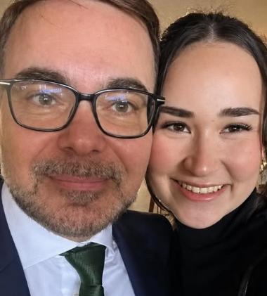 Filha de diplomatas morre ao ser atropelada no Rio de Janeiro após van atingi-la