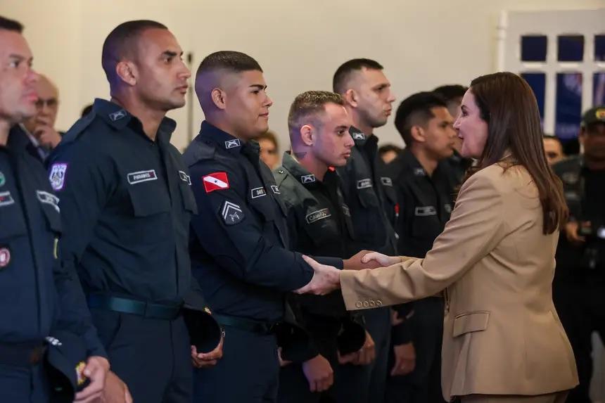 Governadora Hana Ghassan homenageia e promove militares por atos de bravura