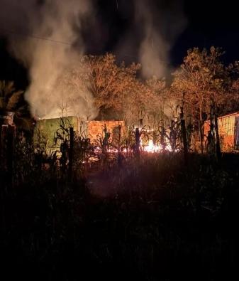Homem agride companheira e incendeia residência em Parauapebas