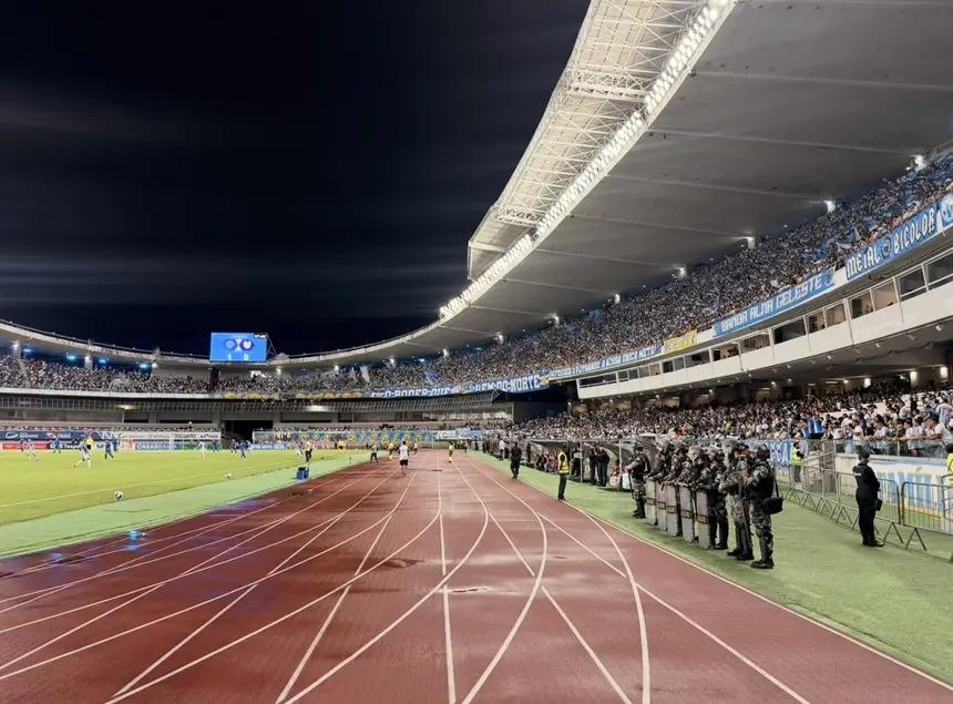 Mais de 30 mil torcedores acompanham vitória do Paysandu em noite histórica no Mangueirão