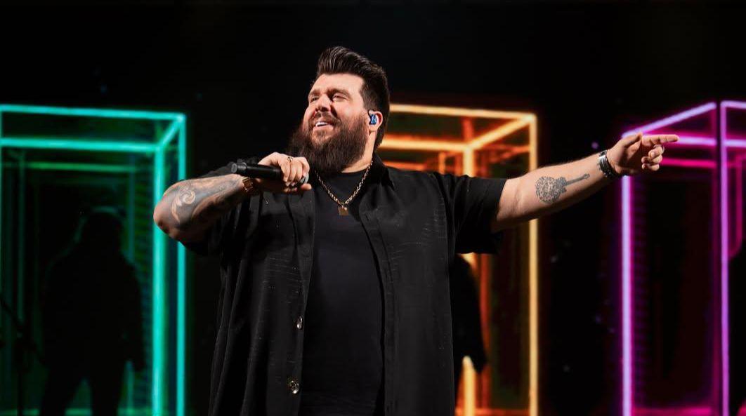 Panda agita segunda noite do aniversário de Redenção com show marcante
