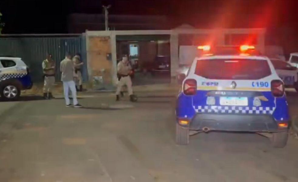 Ao tentar fugir da polícia, motociclista invade casa e tenta fazer refém em Araguaína