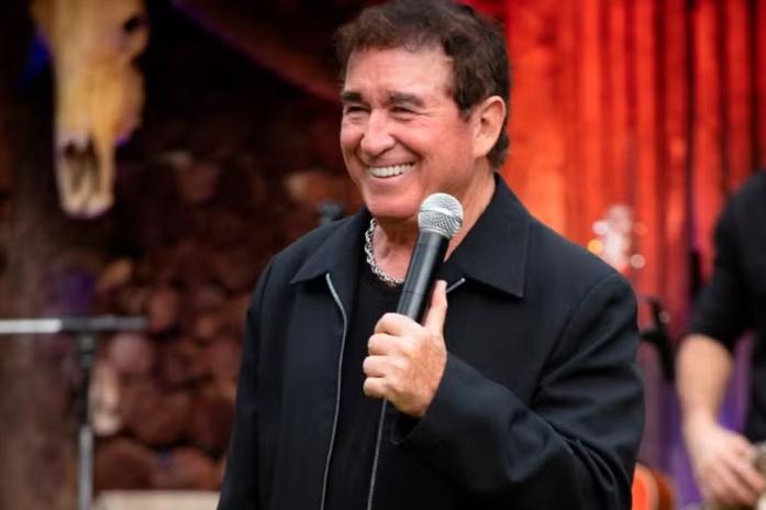 Justiça condena Amado Batista a pagar R$ 453 mil após morte de criança