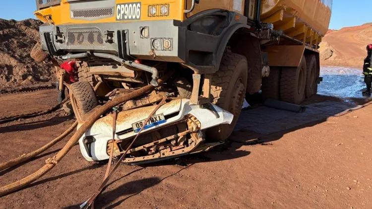 Minas Gerais: trabalhador morre após caminhão-pipa esmagar caminhonete em mina