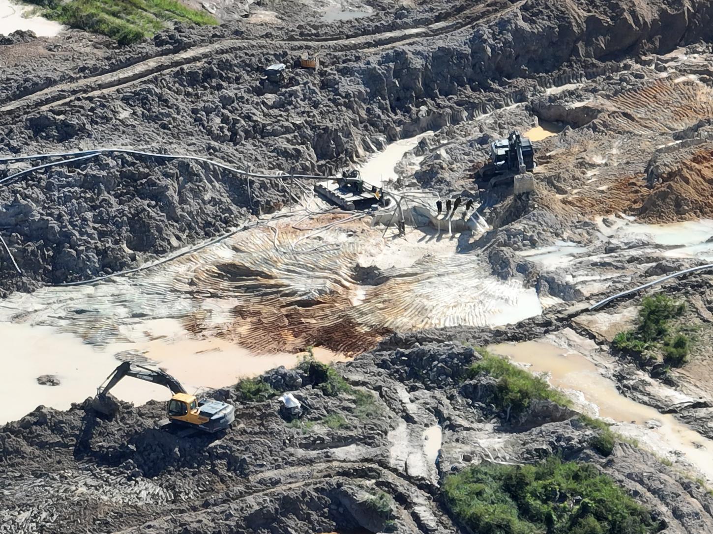 PF apreende maquinários de extração de ouro em garimpo ilegal de Novo Progresso