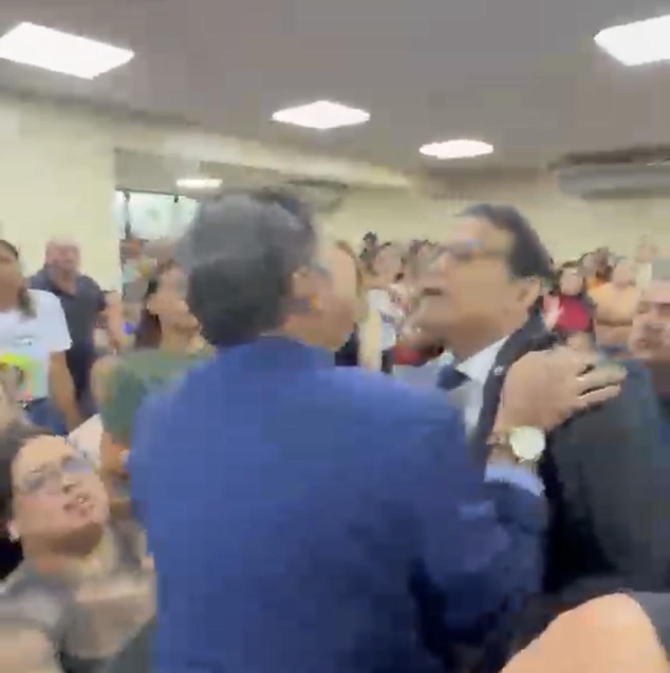 Protesto de mães atípicas na Câmara de Ananindeua termina em confusão e intervenção da Guarda Municipal