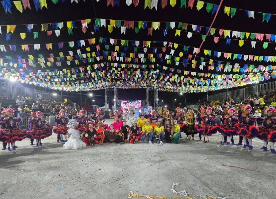 Quadrilhas escolares brilham na Vila Junina de Redenção